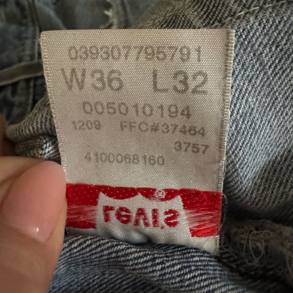 Levi's Vintage 501 Men's Original Straight Leg Jeans 36x32, Button Fly, red tab - Picture 9 of 9